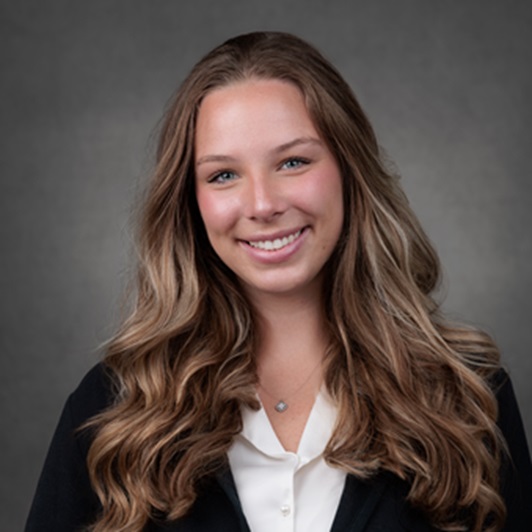 Jenna Curran headshot