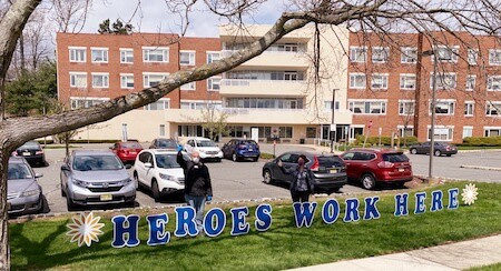 The Oaks Heroes Work Here